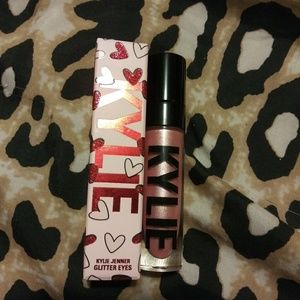 Kylie jenner glitter eyes